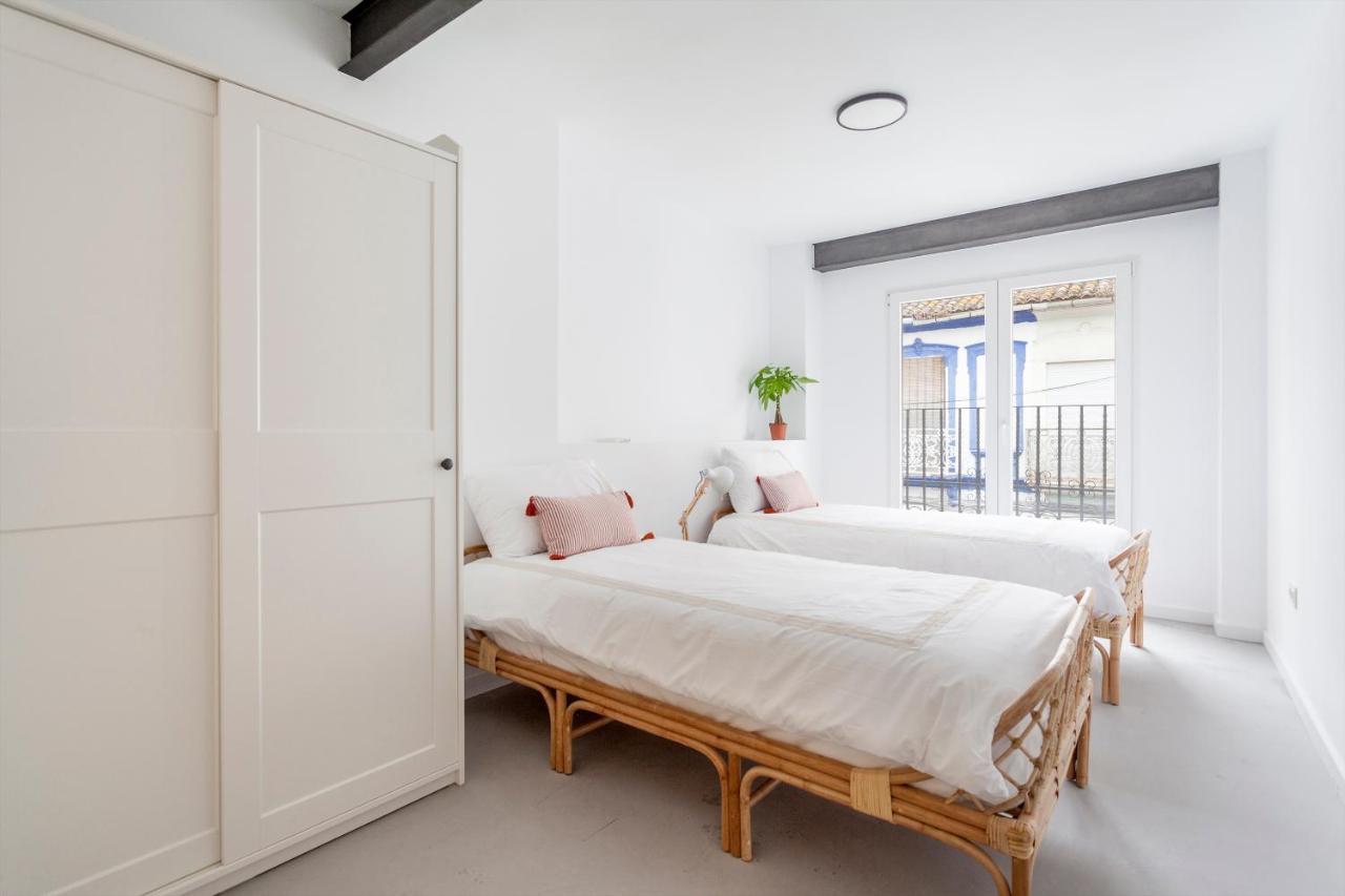 Three Floor House With Terrace Villa Valencia Bagian luar foto